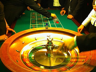 Mieten Sie für Ihr Firmenevent ein mobiles Casino mit Pokertischen, Roulette, BlackJack mit professionellen Croupiers. 