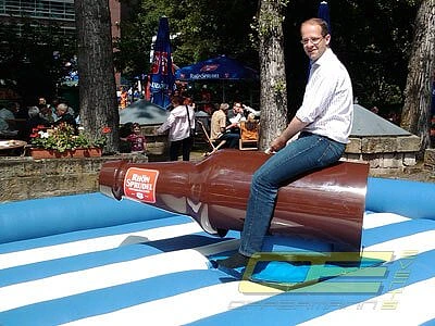 Bottle Rodeo mieten | Bullriding-Flasche für abwechslungsreiche Veranstaltungen